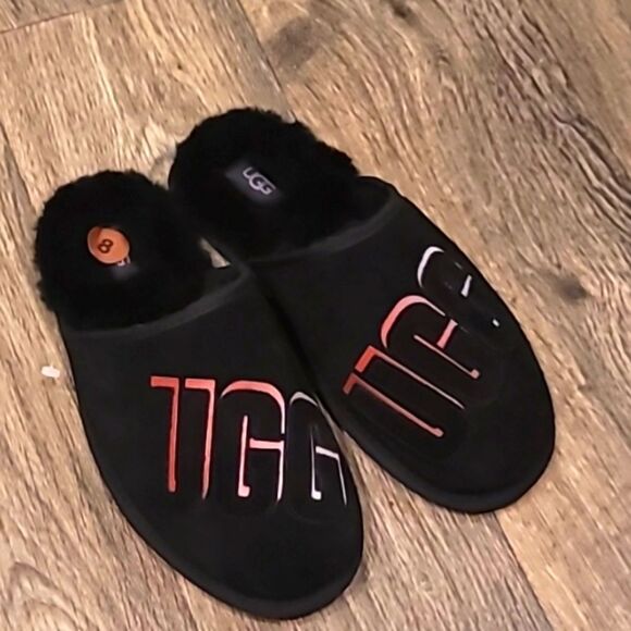 Ugg Scuff Graphic Shadow Slipper - Picture 7 of 9